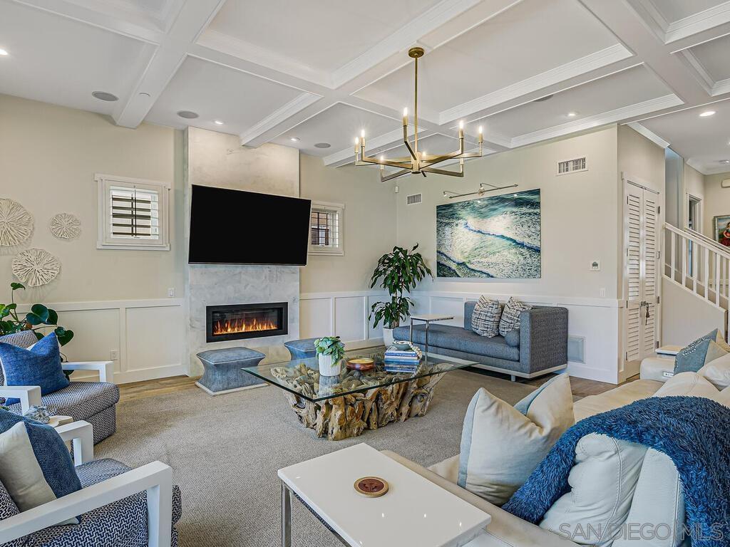 Detail Gallery Image 17 of 68 For 120  I Ave, Coronado,  CA 92118 - 4 Beds | 4/1 Baths