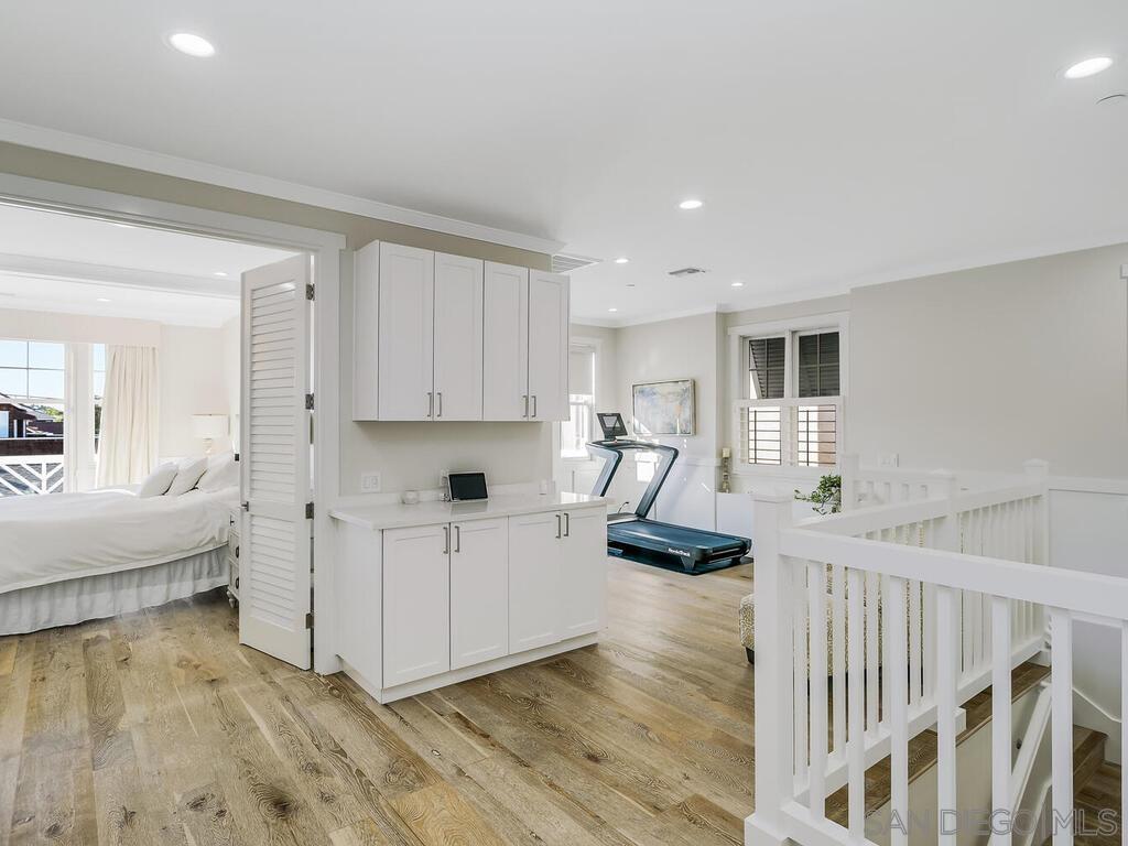 Detail Gallery Image 36 of 68 For 120  I Ave, Coronado,  CA 92118 - 4 Beds | 4/1 Baths