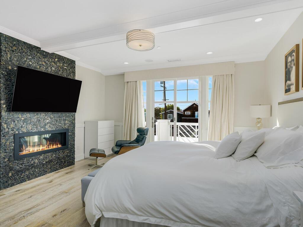 Detail Gallery Image 37 of 68 For 120  I Ave, Coronado,  CA 92118 - 4 Beds | 4/1 Baths