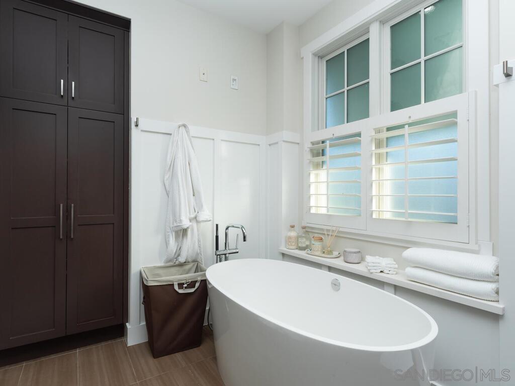 Detail Gallery Image 40 of 68 For 120  I Ave, Coronado,  CA 92118 - 4 Beds | 4/1 Baths