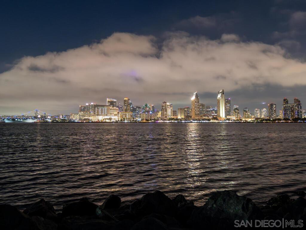 Detail Gallery Image 5 of 68 For 120  I Ave, Coronado,  CA 92118 - 4 Beds | 4/1 Baths