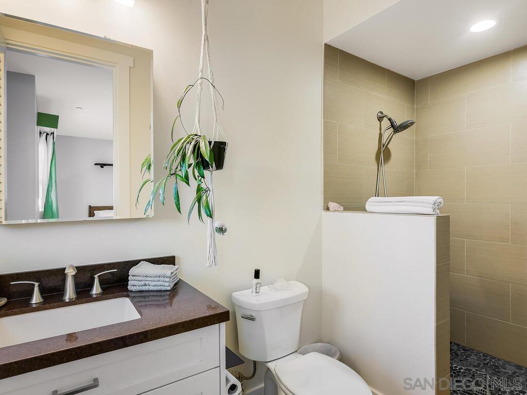 Detail Gallery Image 42 of 68 For 120  I Ave, Coronado,  CA 92118 - 4 Beds | 4/1 Baths