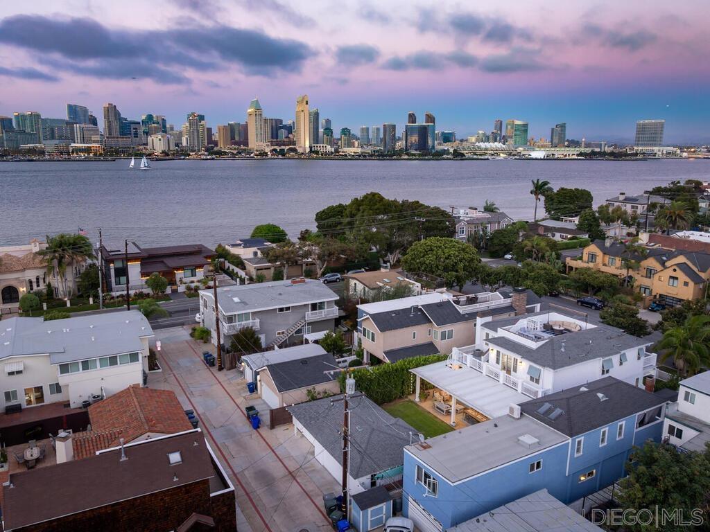 Detail Gallery Image 6 of 68 For 120  I Ave, Coronado,  CA 92118 - 4 Beds | 4/1 Baths