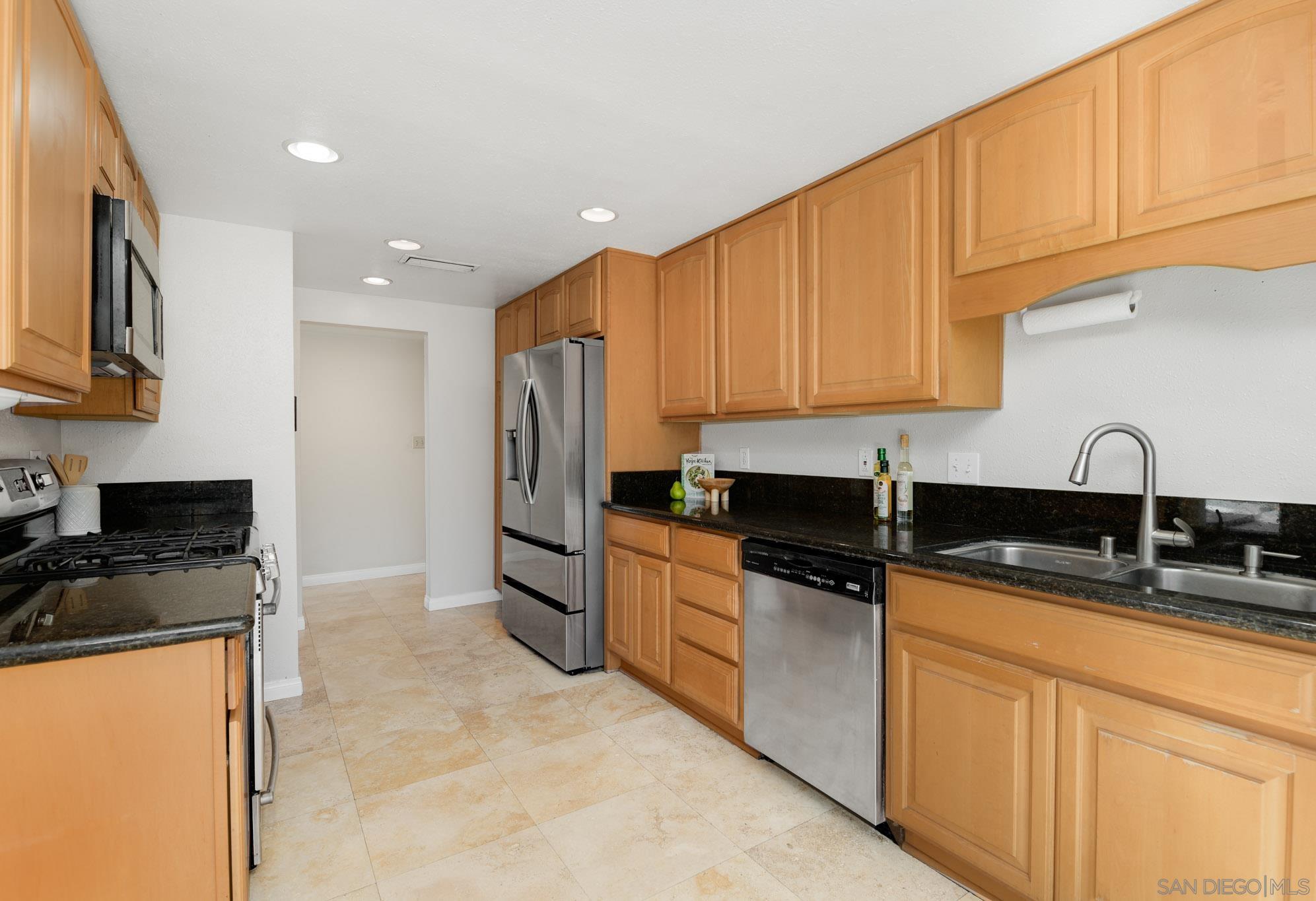 Detail Gallery Image 11 of 26 For 3618  Mount Acomita Ave, San Diego,  CA 92111 - 3 Beds | 2 Baths