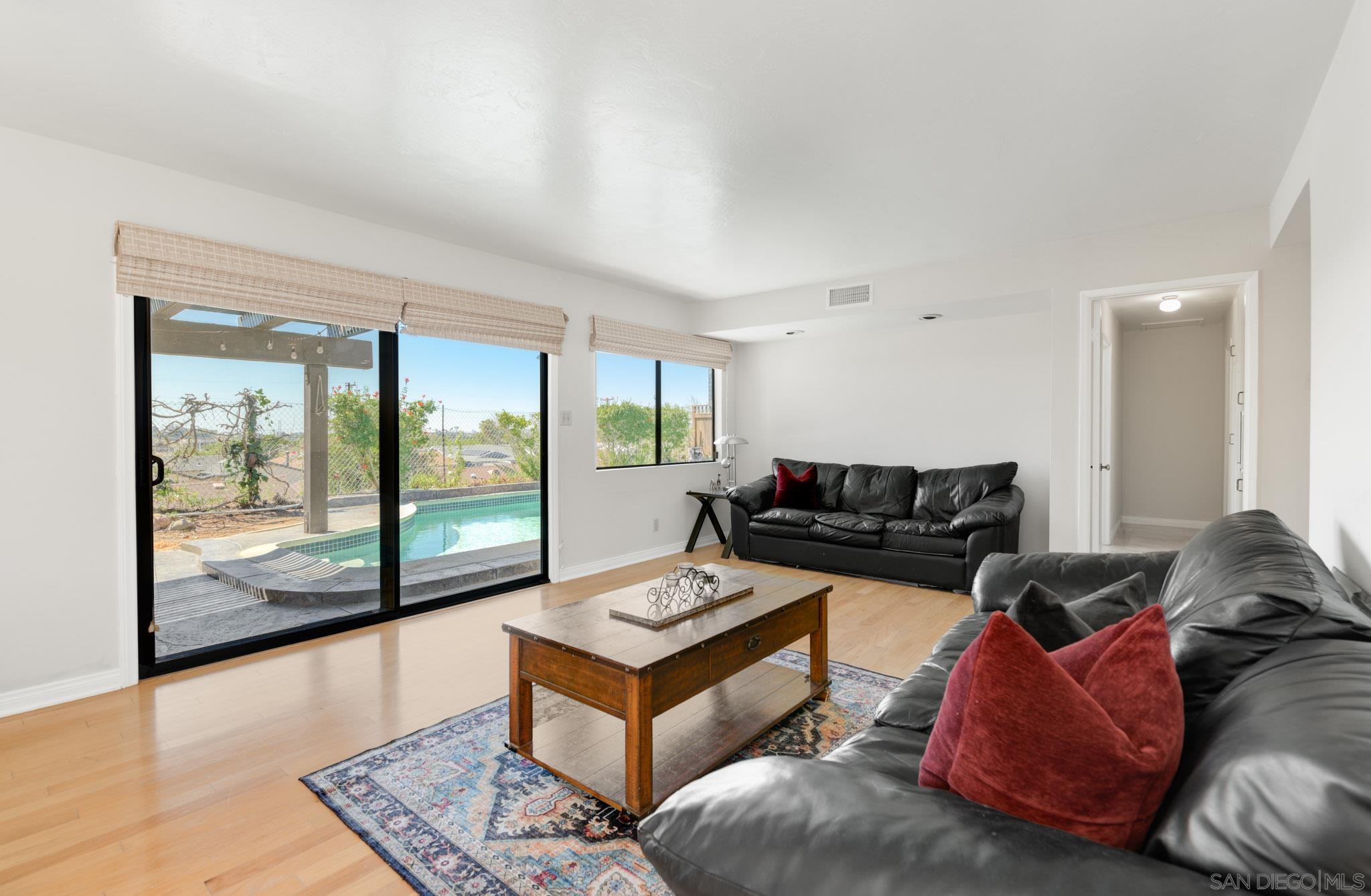 Detail Gallery Image 5 of 26 For 3618  Mount Acomita Ave, San Diego,  CA 92111 - 3 Beds | 2 Baths