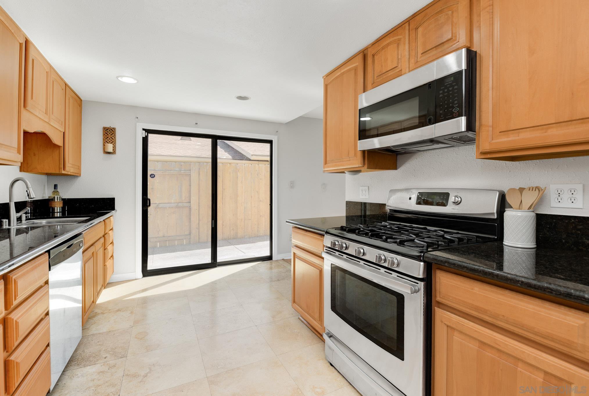 Detail Gallery Image 9 of 26 For 3618  Mount Acomita Ave, San Diego,  CA 92111 - 3 Beds | 2 Baths