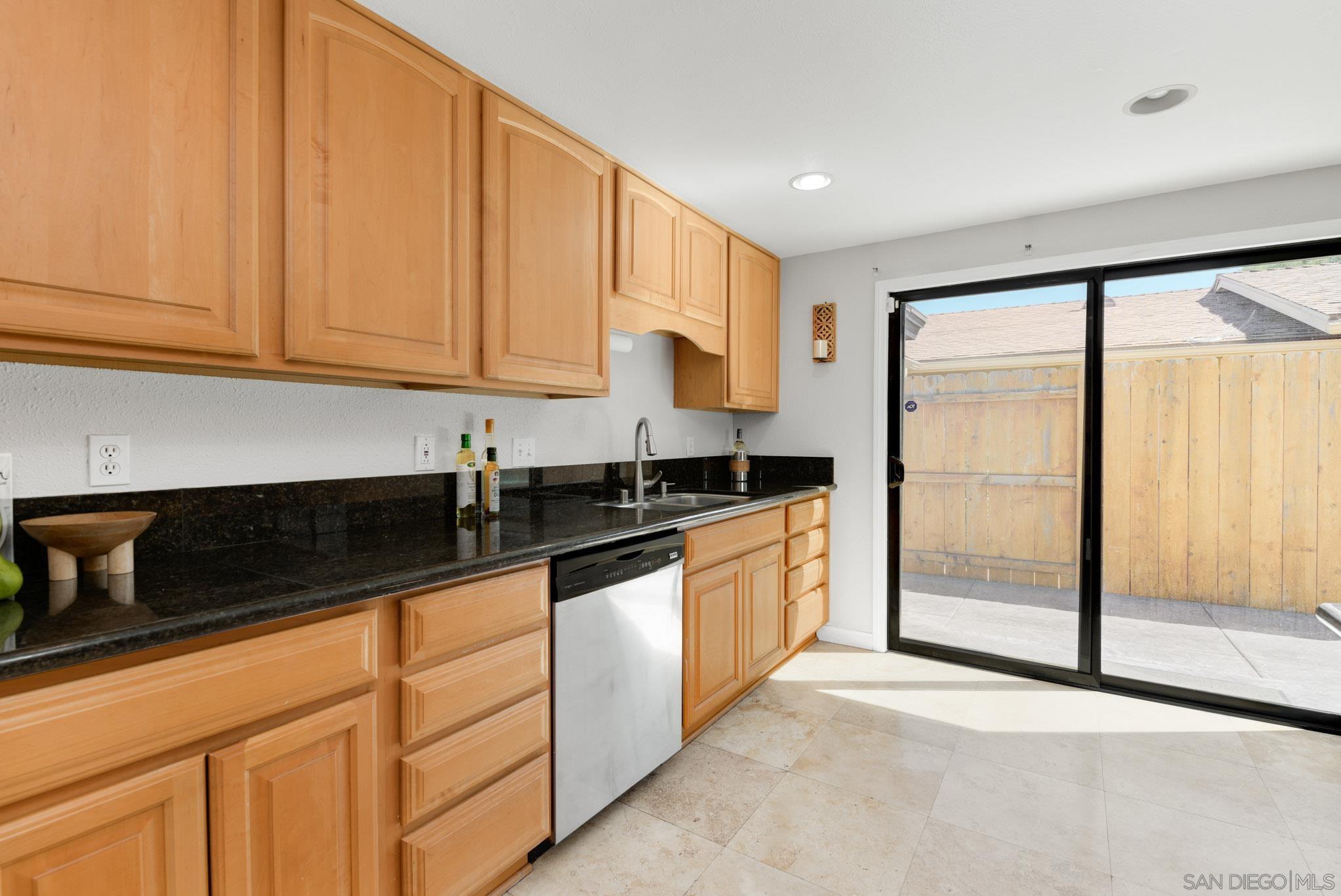 Detail Gallery Image 10 of 26 For 3618  Mount Acomita Ave, San Diego,  CA 92111 - 3 Beds | 2 Baths