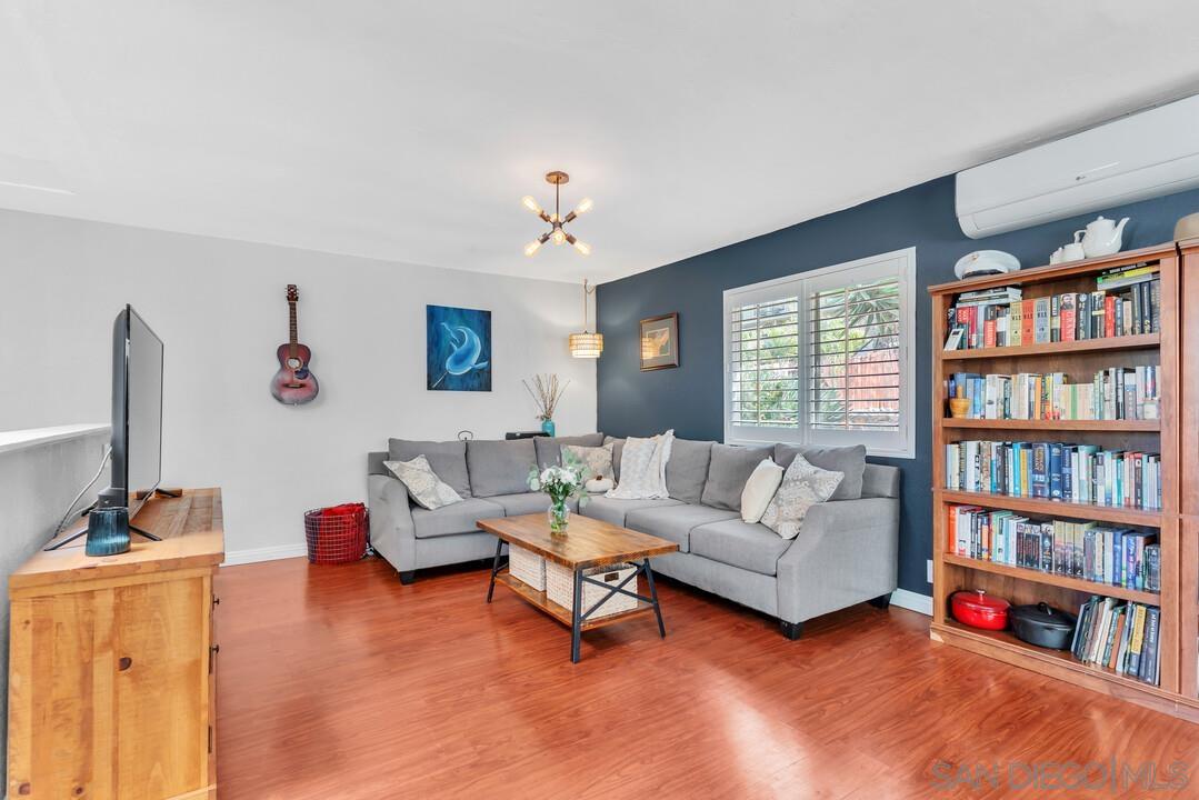 Detail Gallery Image 8 of 54 For 1635  Portola Ave, Spring Valley,  CA 91977 - 3 Beds | 2/1 Baths