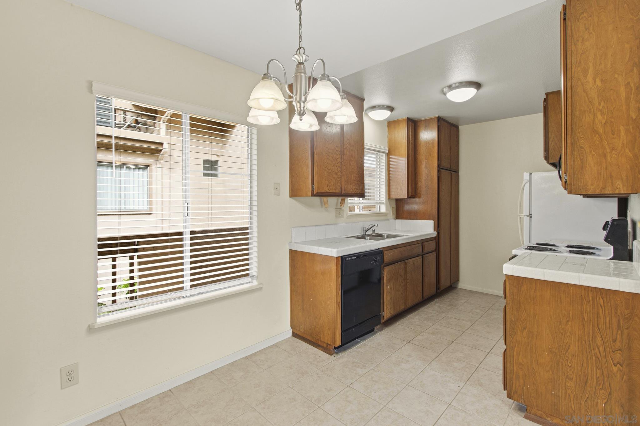 Detail Gallery Image 24 of 36 For 4069-4077  Goldfinch, San Diego,  CA 92103 - – Beds | – Baths