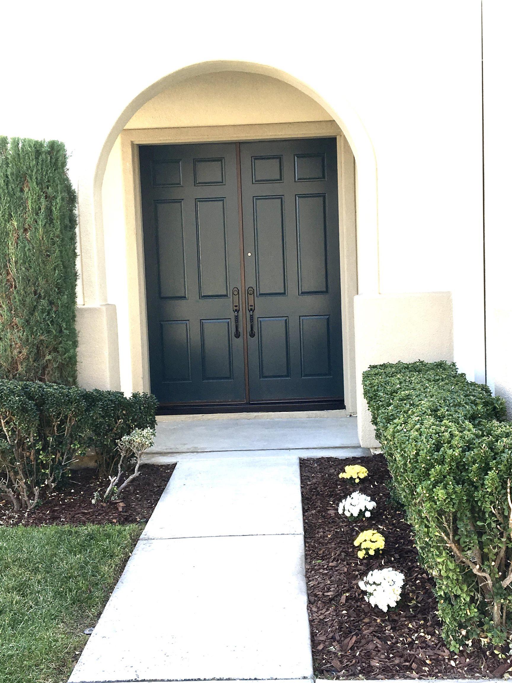 Detail Gallery Image 2 of 21 For 5563  Gamay Way, San Diego,  CA 92130 - 5 Beds | 3 Baths