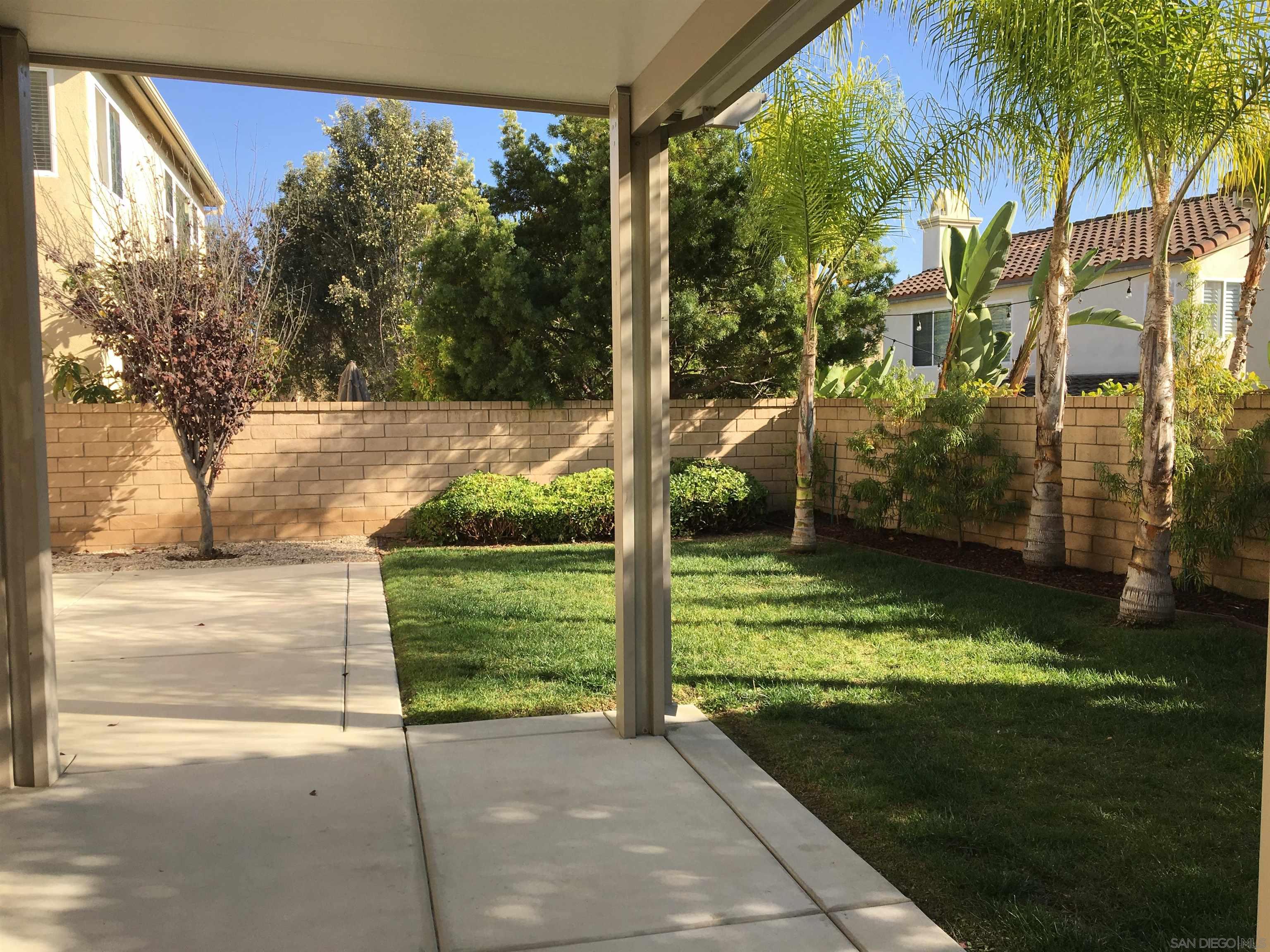 Detail Gallery Image 12 of 21 For 5563  Gamay Way, San Diego,  CA 92130 - 5 Beds | 3 Baths