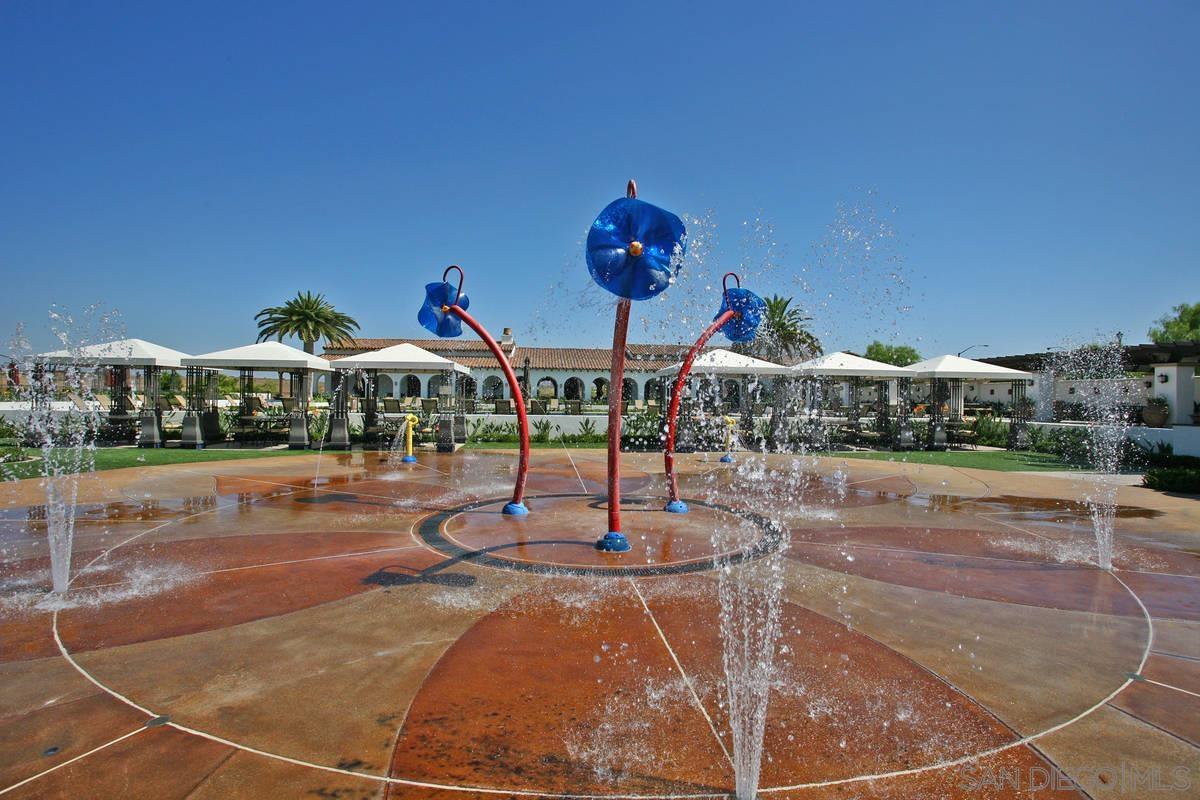 Detail Gallery Image 21 of 21 For 5563  Gamay Way, San Diego,  CA 92130 - 5 Beds | 3 Baths