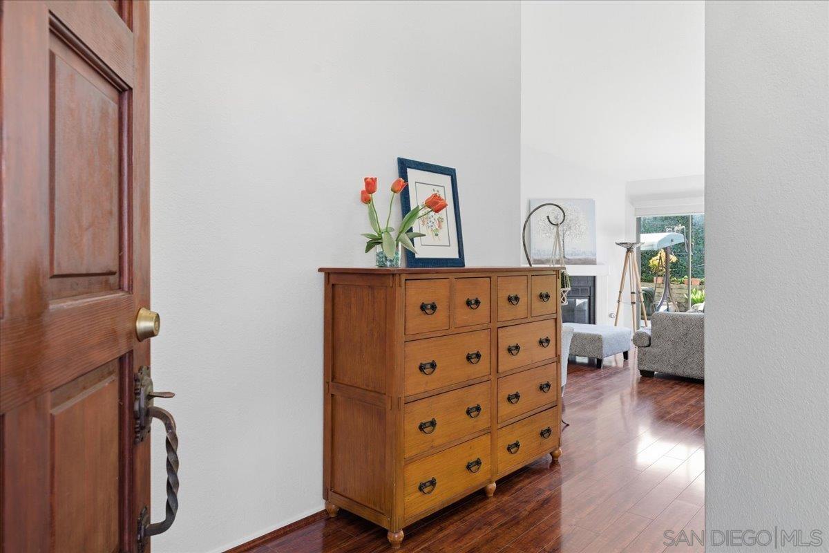 Detail Gallery Image 4 of 32 For 12141  Iron View Row, San Diego,  CA 92128 - 2 Beds | 2 Baths