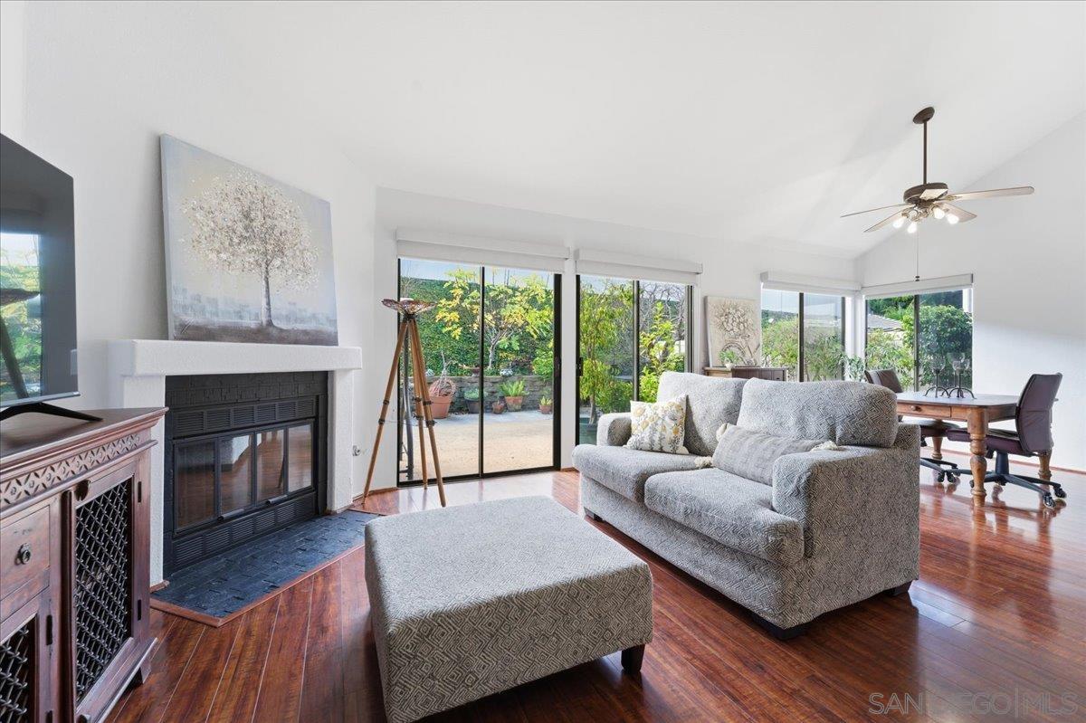 Detail Gallery Image 6 of 32 For 12141  Iron View Row, San Diego,  CA 92128 - 2 Beds | 2 Baths