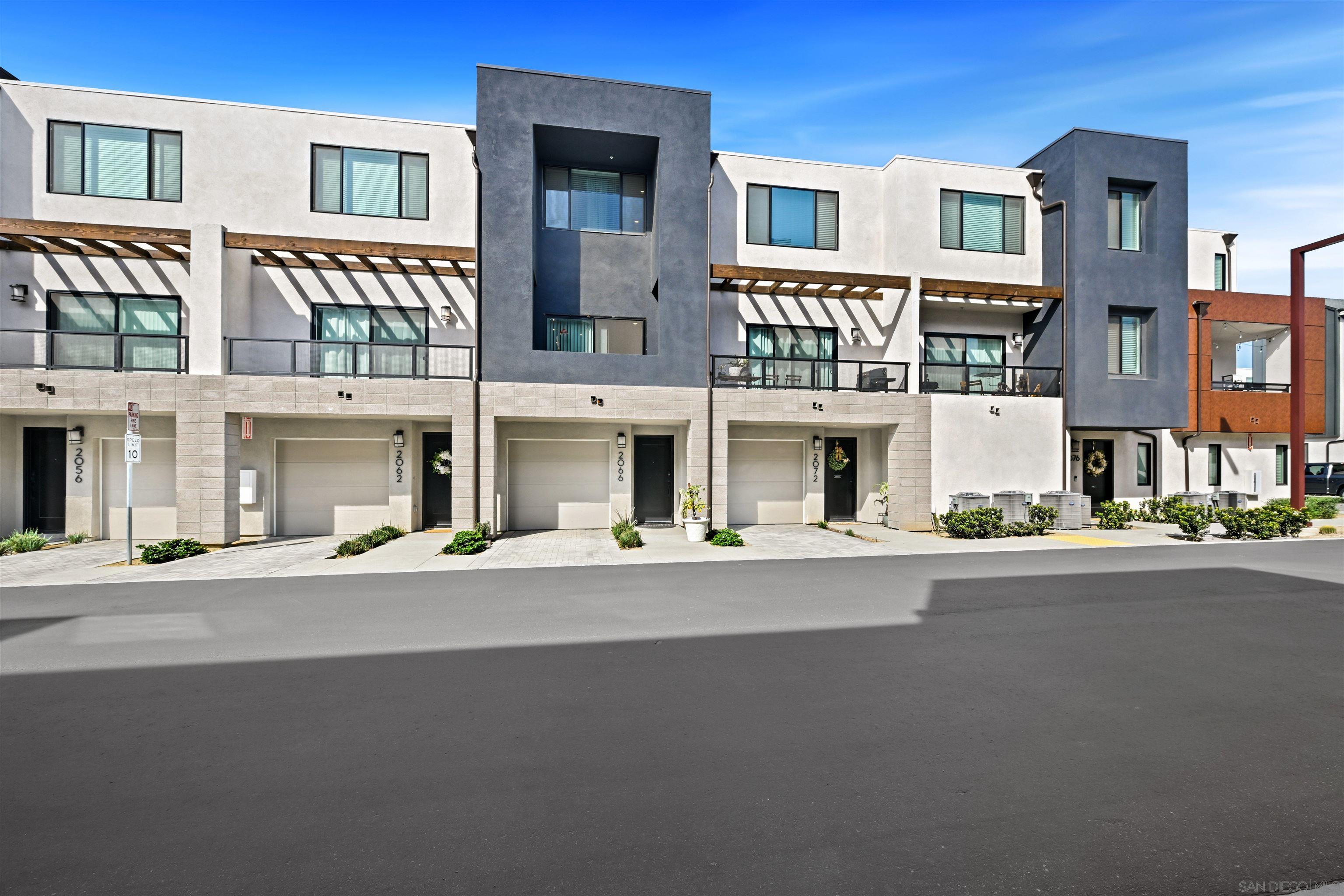 Detail Gallery Image 18 of 24 For 2066  Vela Ln, San Diego,  CA 92154 - 3 Beds | 3 Baths