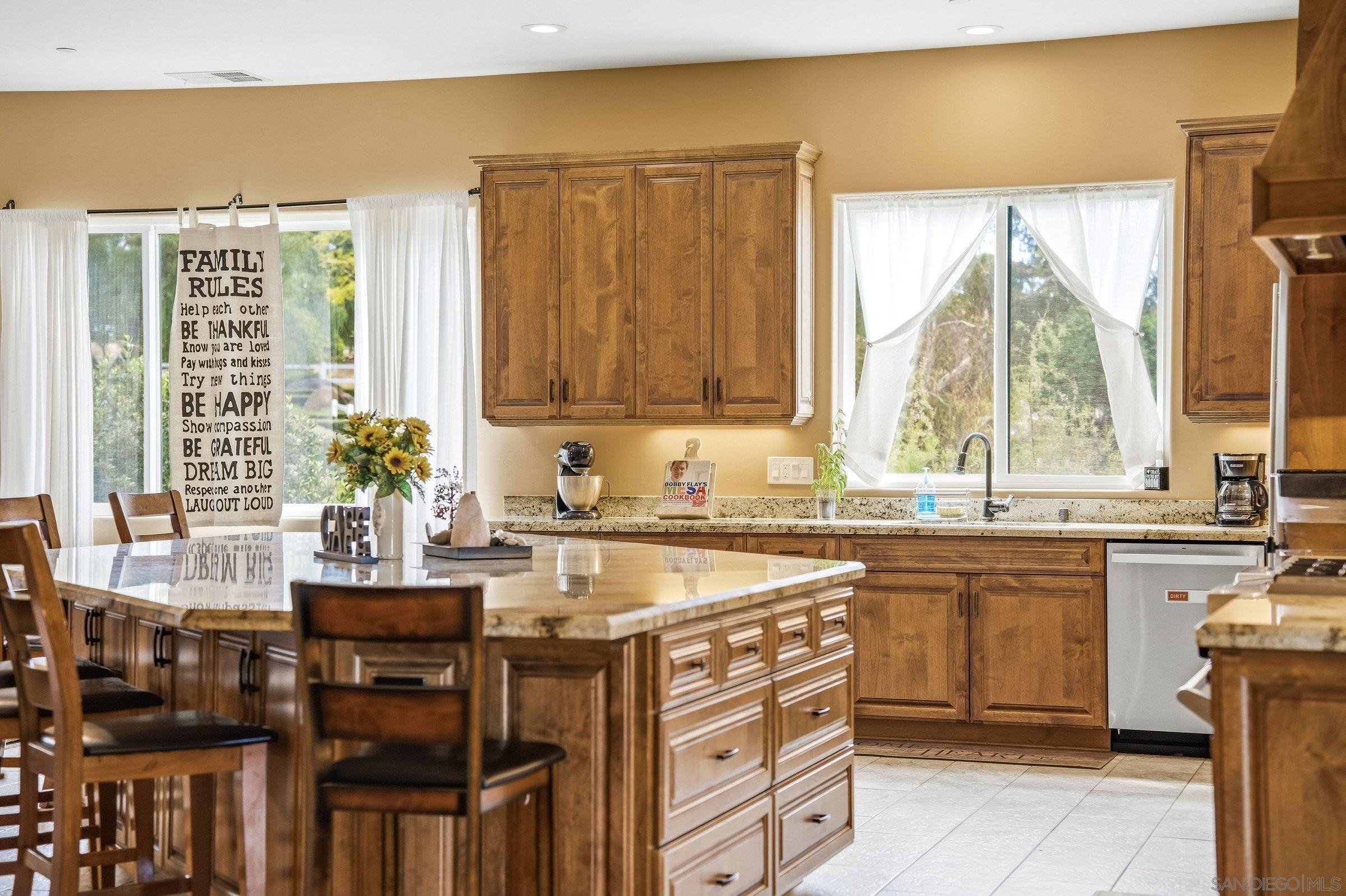 Detail Gallery Image 13 of 48 For 2043  Camino De Reimitz, Alpine,  CA 91901 - 6 Beds | 5/1 Baths