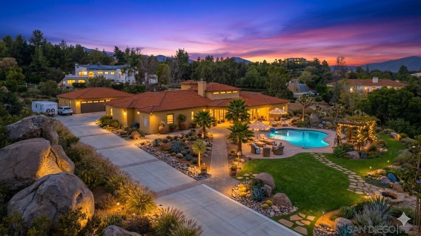 Detail Gallery Image 4 of 48 For 2043  Camino De Reimitz, Alpine,  CA 91901 - 6 Beds | 5/1 Baths