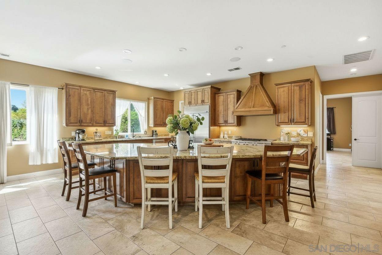 Detail Gallery Image 7 of 48 For 2043  Camino De Reimitz, Alpine,  CA 91901 - 6 Beds | 5/1 Baths