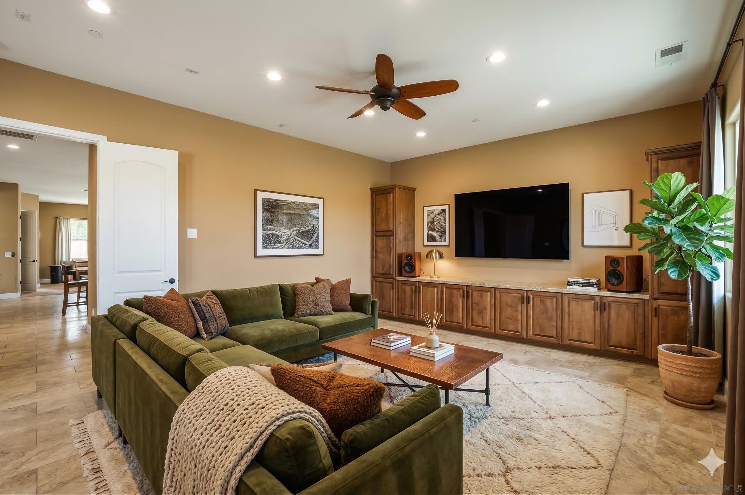 Detail Gallery Image 10 of 48 For 2043  Camino De Reimitz, Alpine,  CA 91901 - 6 Beds | 5/1 Baths