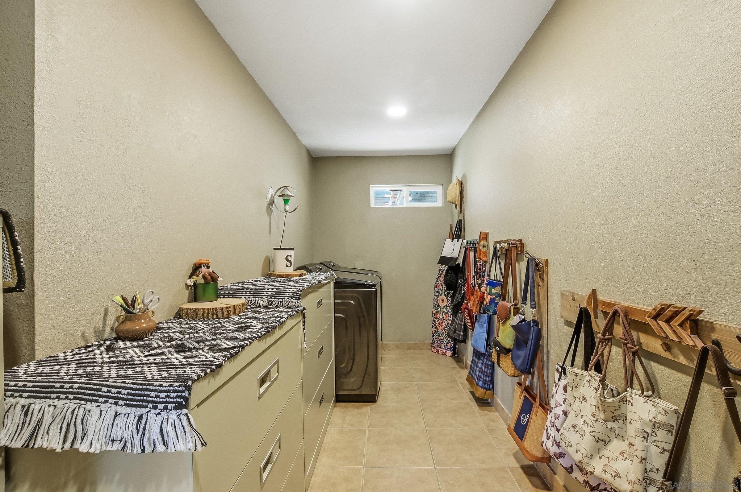 Detail Gallery Image 17 of 53 For 1861  Vista De La Montana, El Cajon,  CA 92019 - 3 Beds | 3 Baths