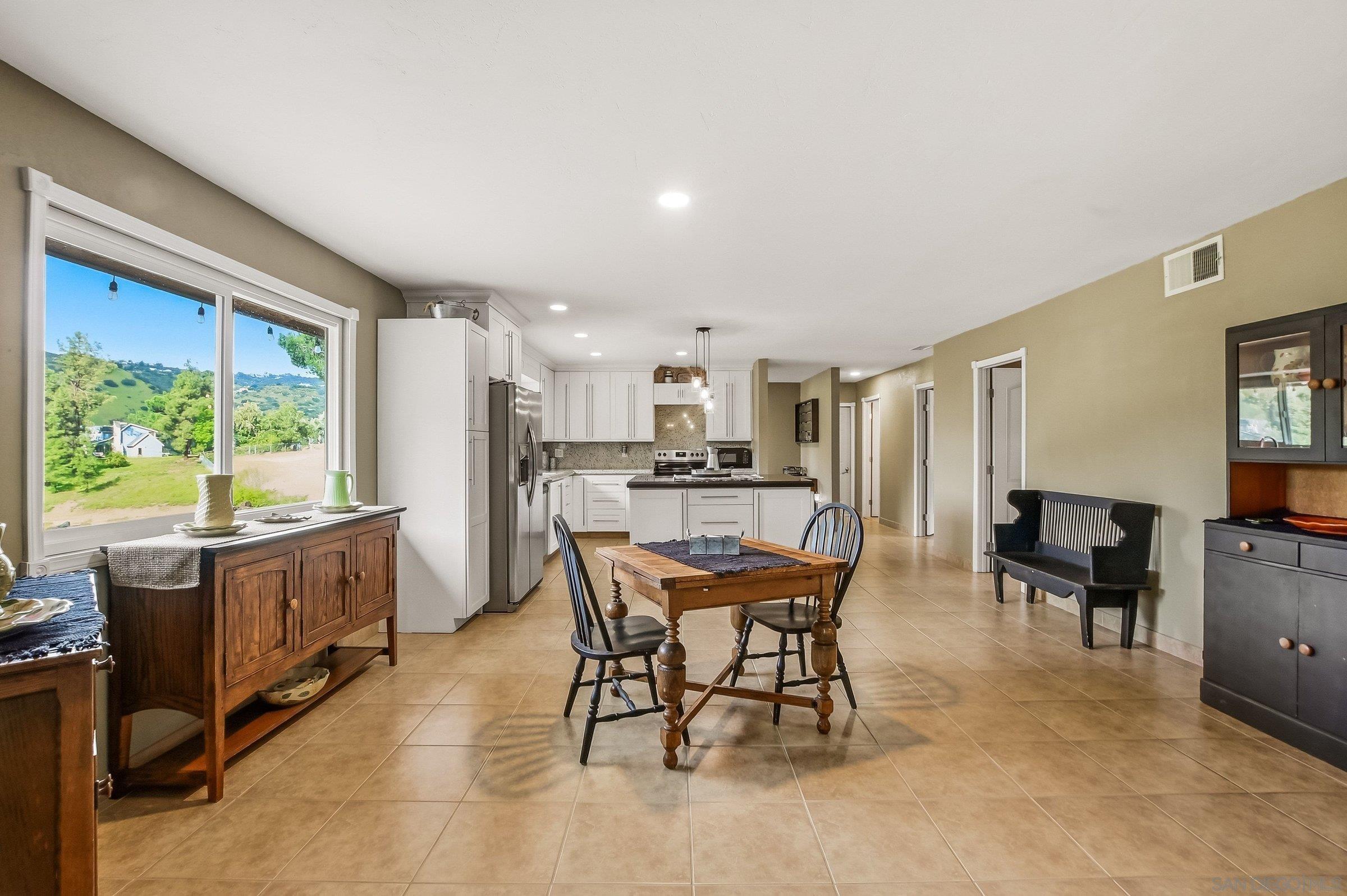 Detail Gallery Image 20 of 53 For 1861  Vista De La Montana, El Cajon,  CA 92019 - 3 Beds | 3 Baths