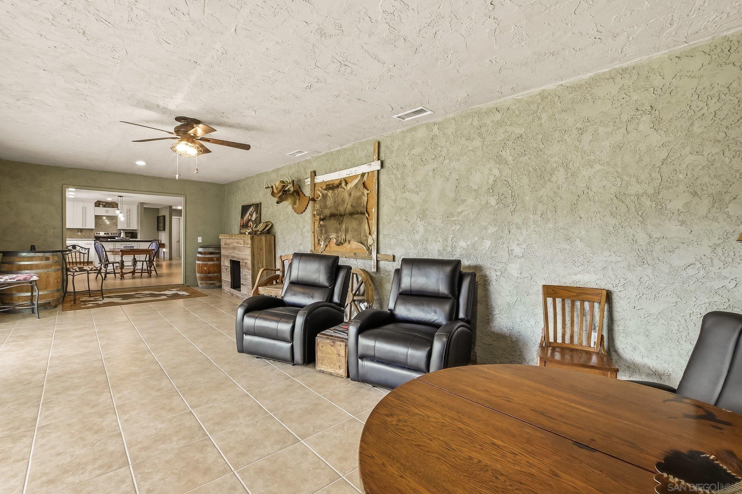 Detail Gallery Image 23 of 53 For 1861  Vista De La Montana, El Cajon,  CA 92019 - 3 Beds | 3 Baths