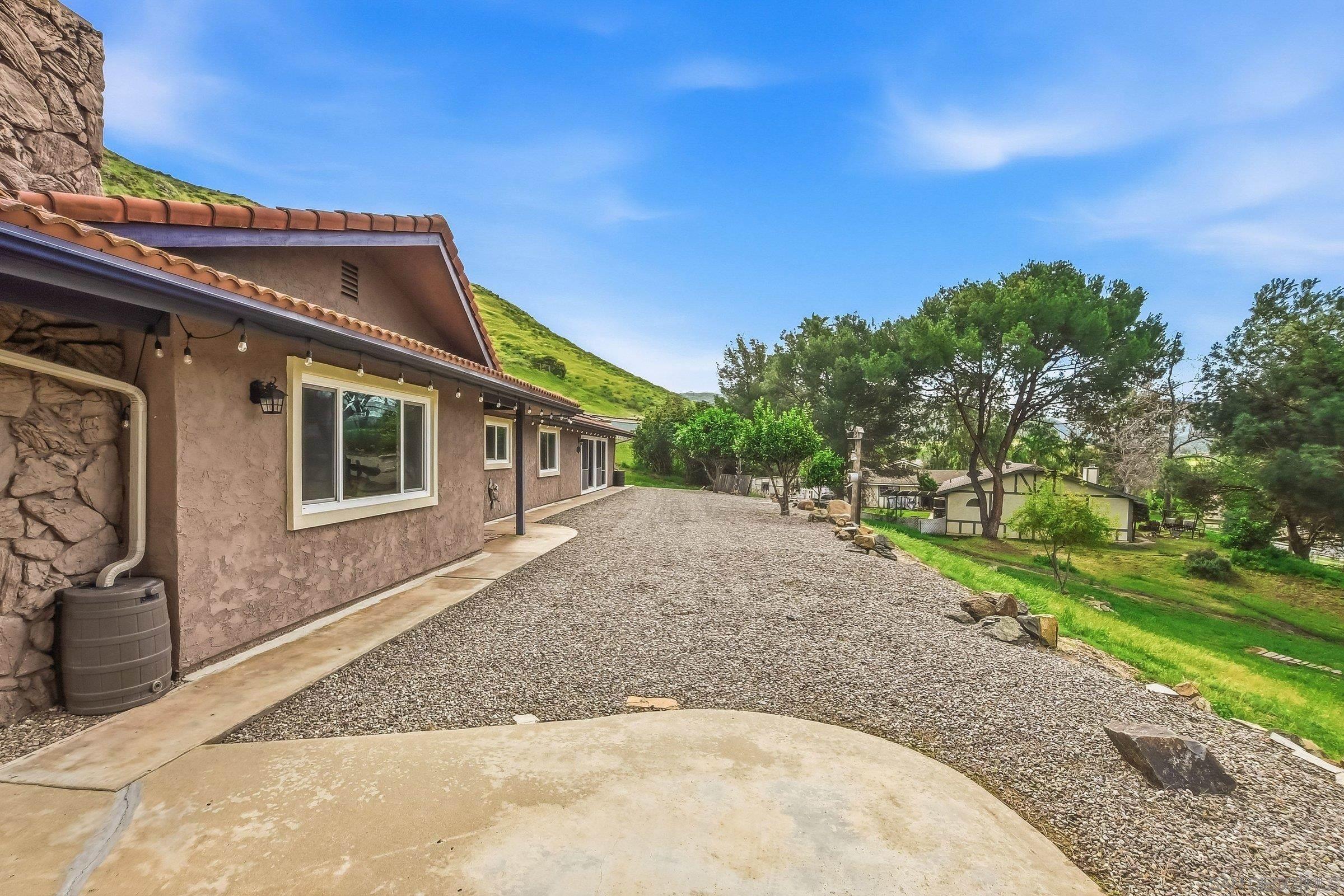 Detail Gallery Image 37 of 53 For 1861  Vista De La Montana, El Cajon,  CA 92019 - 3 Beds | 3 Baths