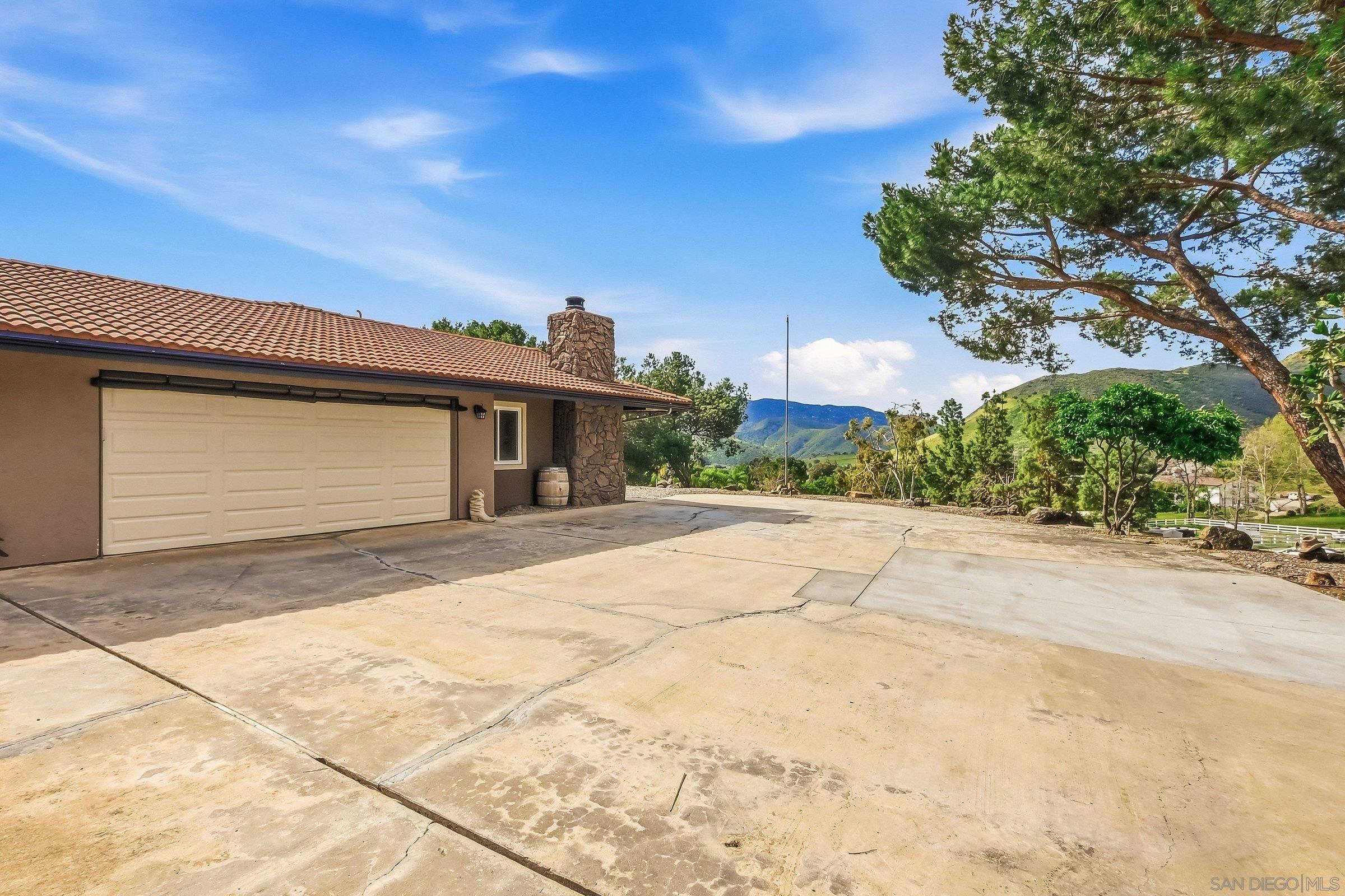 Detail Gallery Image 42 of 53 For 1861  Vista De La Montana, El Cajon,  CA 92019 - 3 Beds | 3 Baths