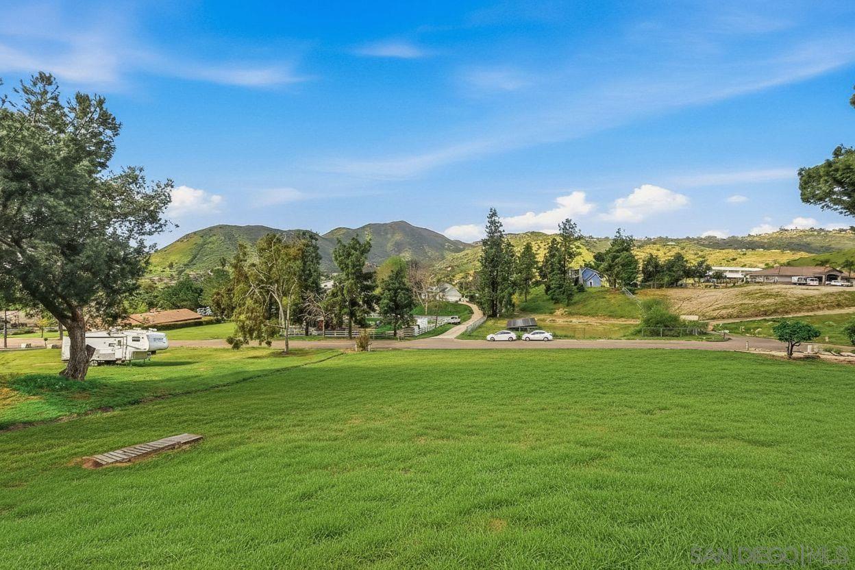 Detail Gallery Image 7 of 53 For 1861  Vista De La Montana, El Cajon,  CA 92019 - 3 Beds | 3 Baths