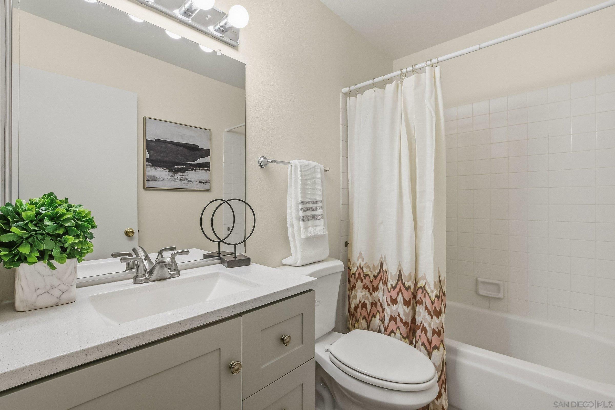 Detail Gallery Image 13 of 28 For 10620  Dabney Dr  #172,  San Diego,  CA 92126 - 2 Beds | 2 Baths