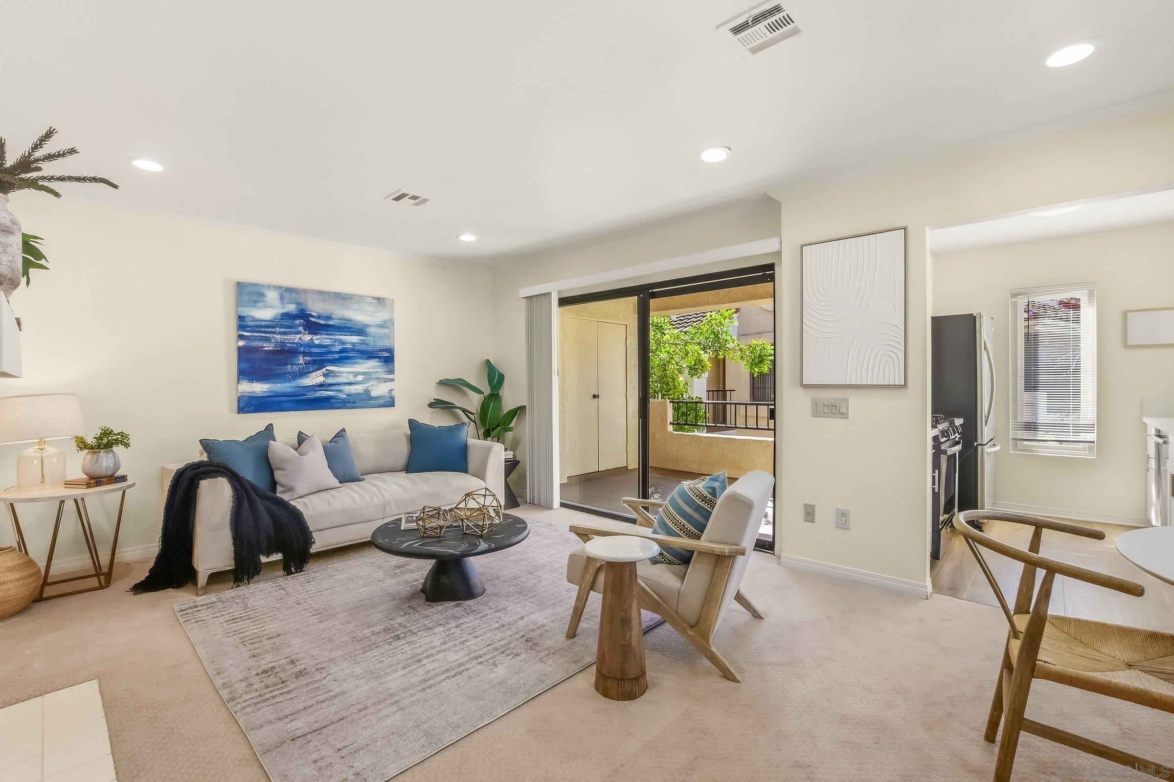 Detail Gallery Image 3 of 28 For 10620  Dabney Dr  #172,  San Diego,  CA 92126 - 2 Beds | 2 Baths