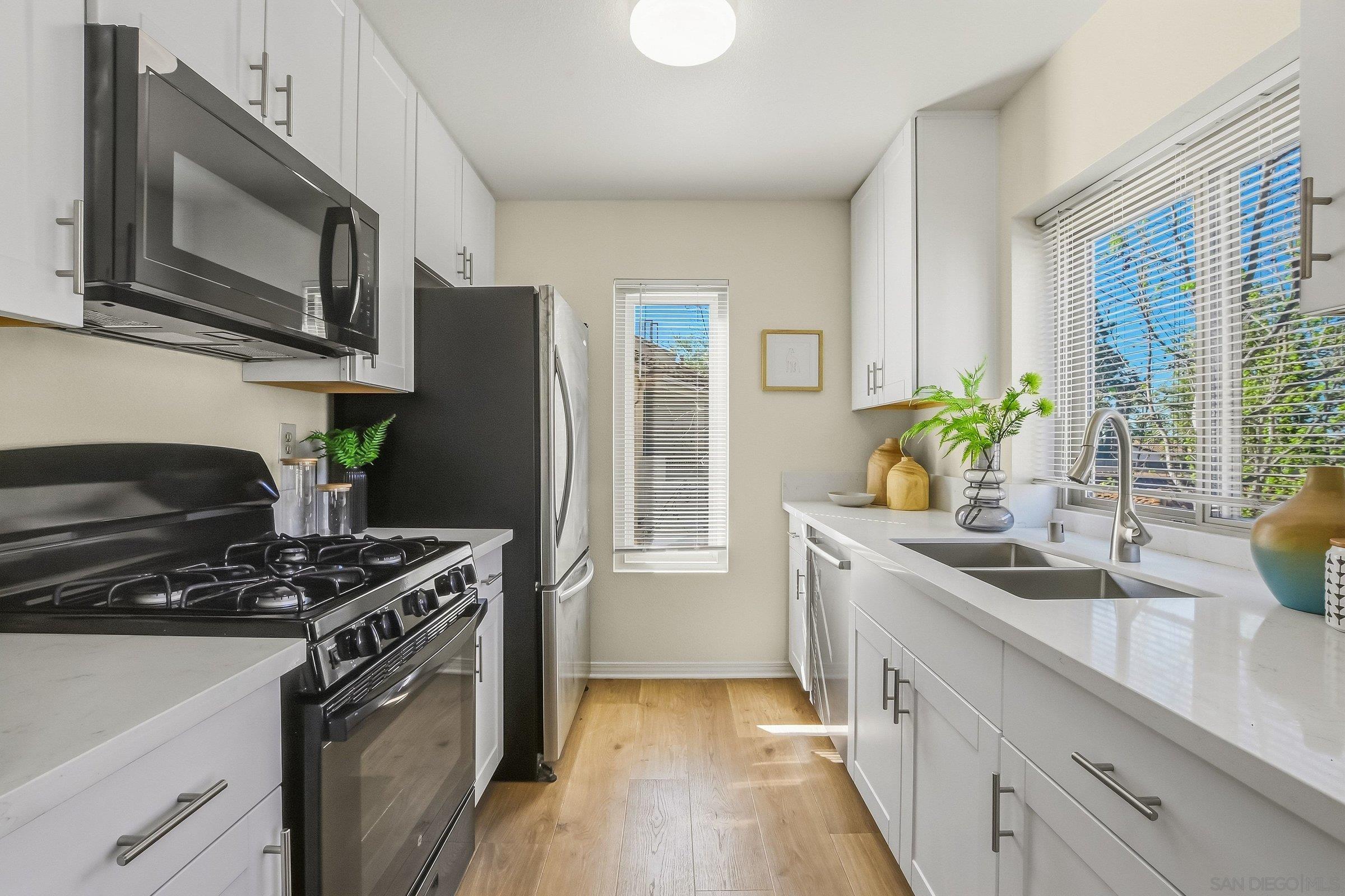 Detail Gallery Image 8 of 28 For 10620  Dabney Dr  #172,  San Diego,  CA 92126 - 2 Beds | 2 Baths