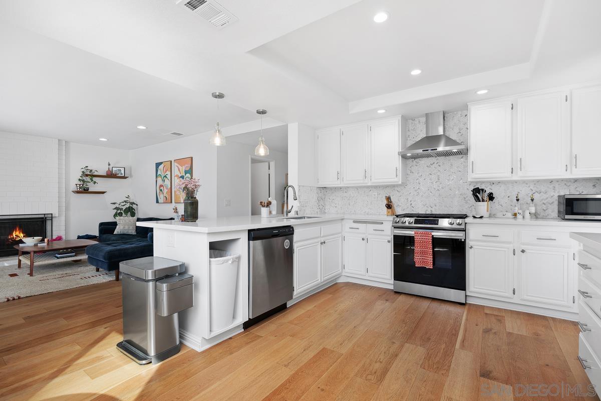 Detail Gallery Image 13 of 44 For 6429  La Vanco Ct, Carlsbad,  CA 92009 - 4 Beds | 3 Baths