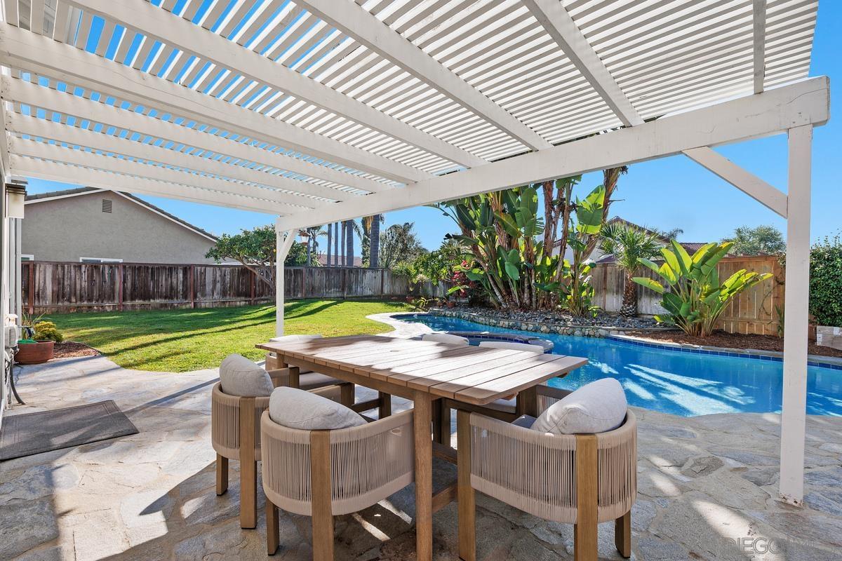 Detail Gallery Image 36 of 44 For 6429  La Vanco Ct, Carlsbad,  CA 92009 - 4 Beds | 3 Baths