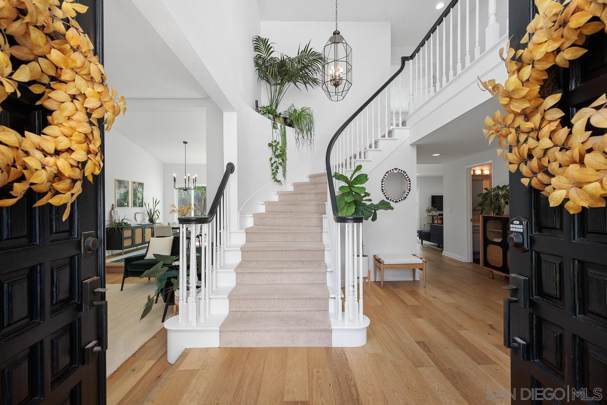 Detail Gallery Image 5 of 44 For 6429  La Vanco Ct, Carlsbad,  CA 92009 - 4 Beds | 3 Baths