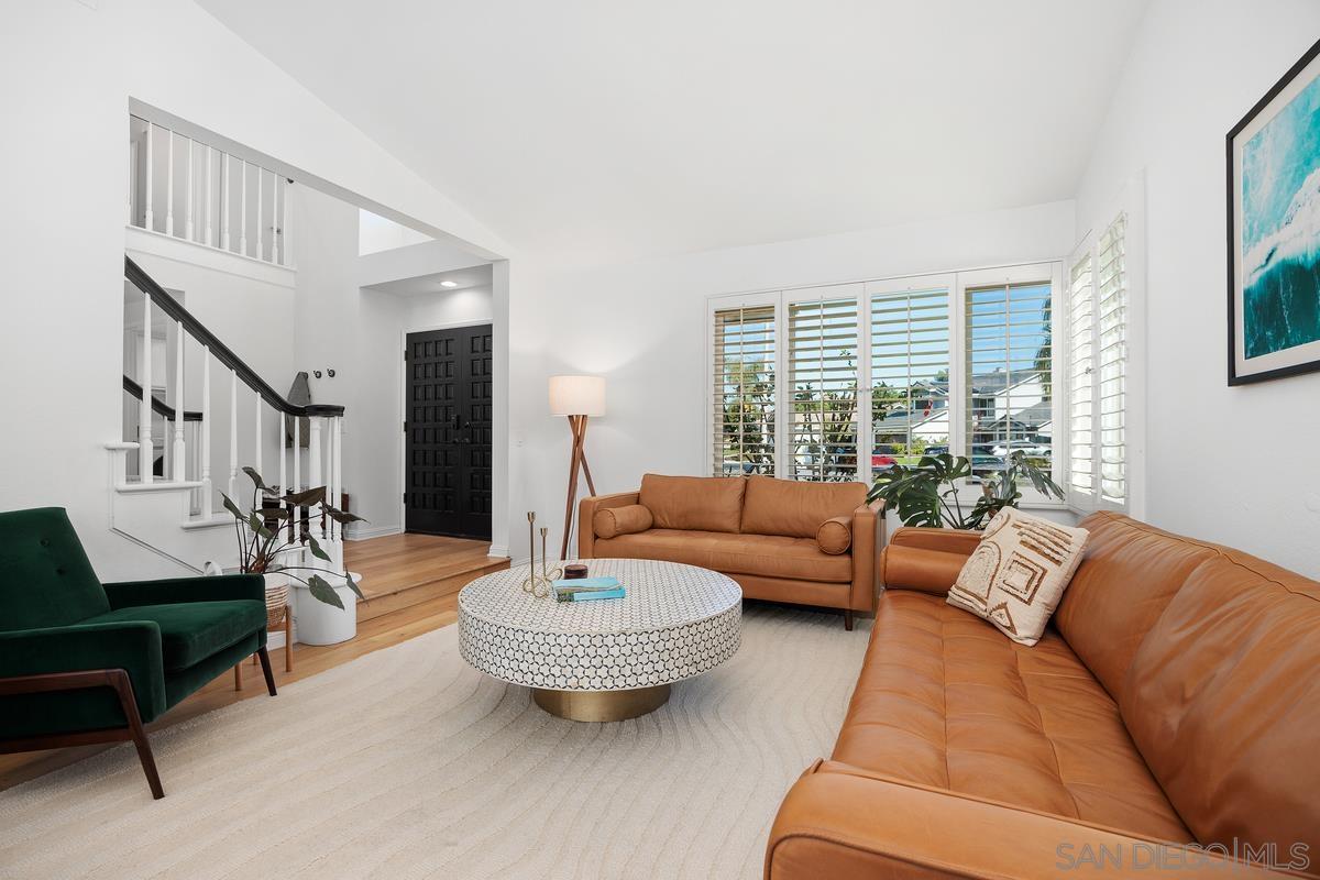 Detail Gallery Image 8 of 44 For 6429  La Vanco Ct, Carlsbad,  CA 92009 - 4 Beds | 3 Baths