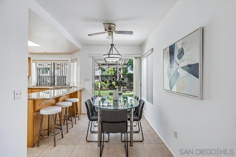 Detail Gallery Image 12 of 56 For 1979  Spanish Oak Way, Vista,  CA 92081 - 4 Beds | 2/1 Baths