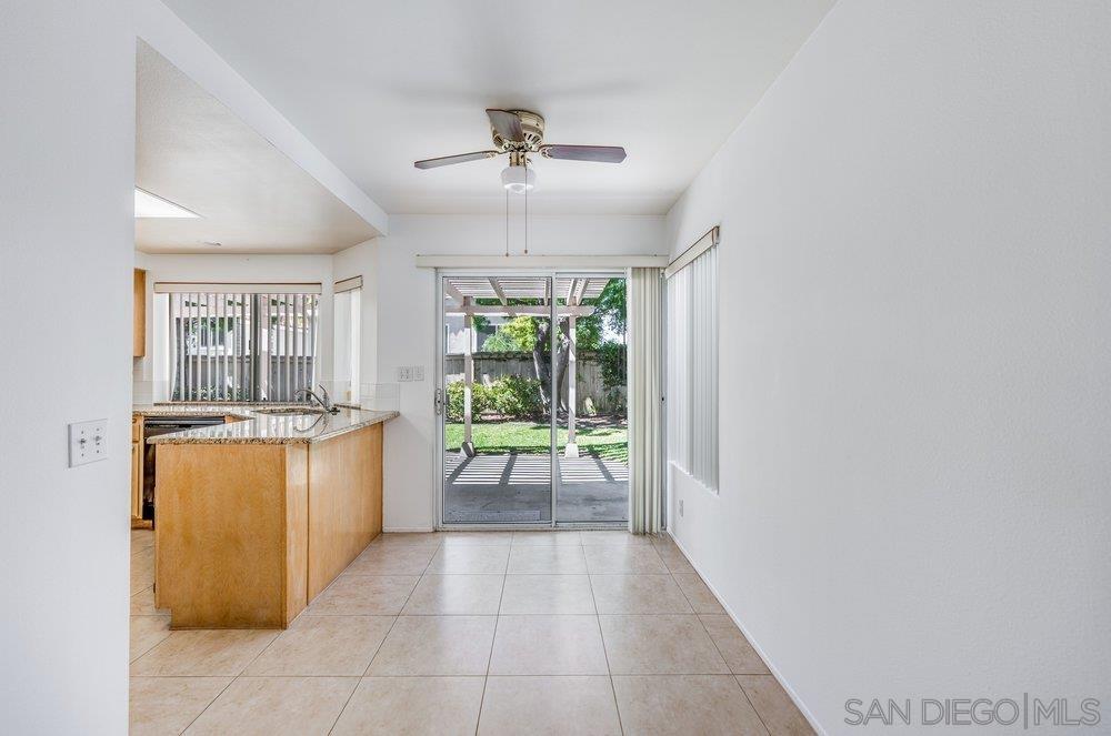 Detail Gallery Image 13 of 56 For 1979  Spanish Oak Way, Vista,  CA 92081 - 4 Beds | 2/1 Baths