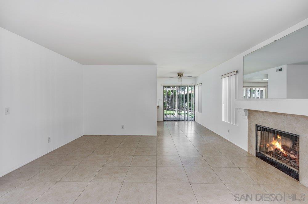 Detail Gallery Image 16 of 56 For 1979  Spanish Oak Way, Vista,  CA 92081 - 4 Beds | 2/1 Baths