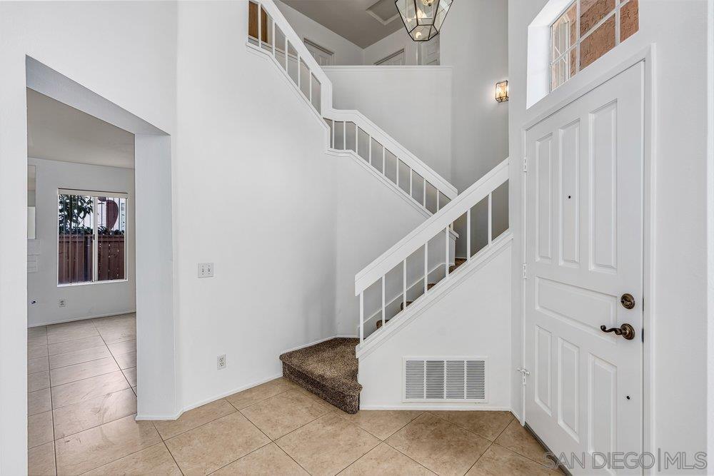 Detail Gallery Image 20 of 56 For 1979  Spanish Oak Way, Vista,  CA 92081 - 4 Beds | 2/1 Baths