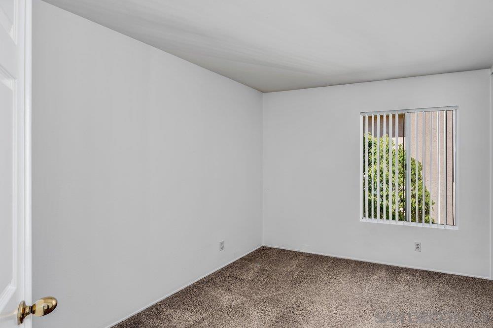 Detail Gallery Image 28 of 56 For 1979  Spanish Oak Way, Vista,  CA 92081 - 4 Beds | 2/1 Baths