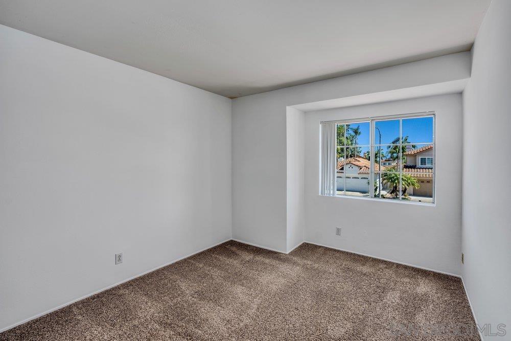 Detail Gallery Image 33 of 56 For 1979  Spanish Oak Way, Vista,  CA 92081 - 4 Beds | 2/1 Baths