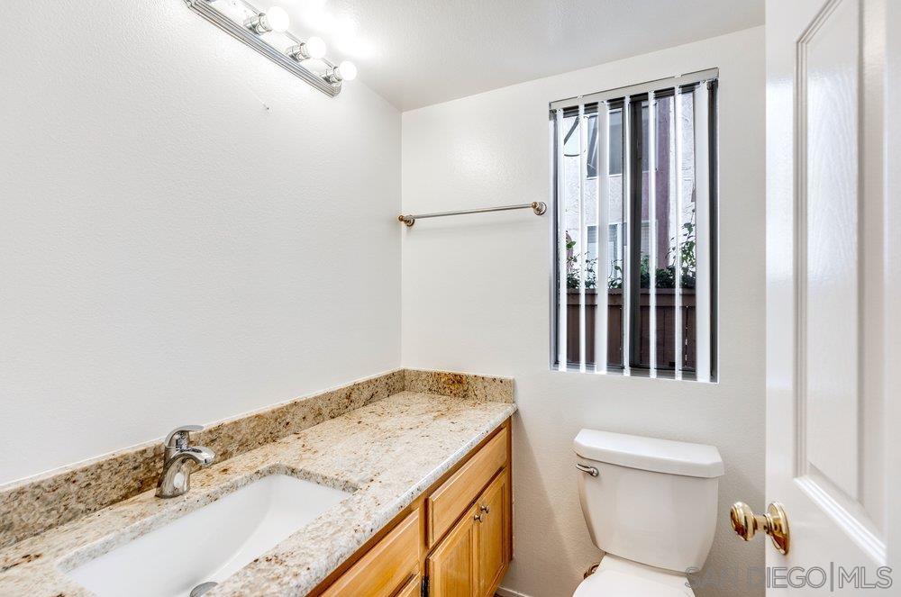 Detail Gallery Image 34 of 56 For 1979  Spanish Oak Way, Vista,  CA 92081 - 4 Beds | 2/1 Baths