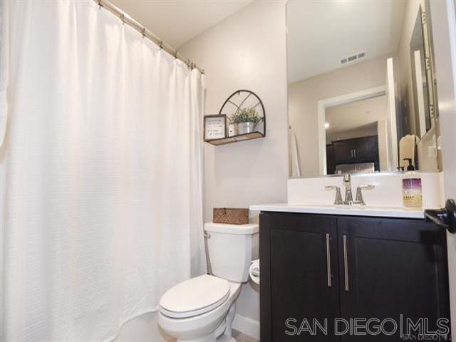 Detail Gallery Image 6 of 14 For 1812  Mint Terrace  Unit 4, Chula Vista,  CA 91915 - 3 Beds | 3 Baths