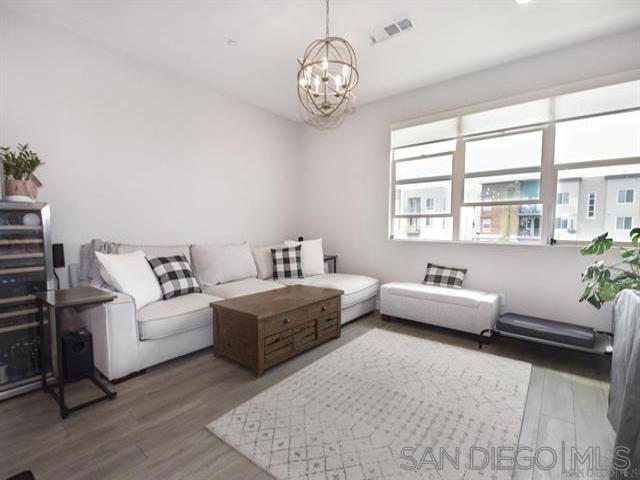 Detail Gallery Image 8 of 14 For 1812  Mint Terrace  Unit 4, Chula Vista,  CA 91915 - 3 Beds | 3 Baths