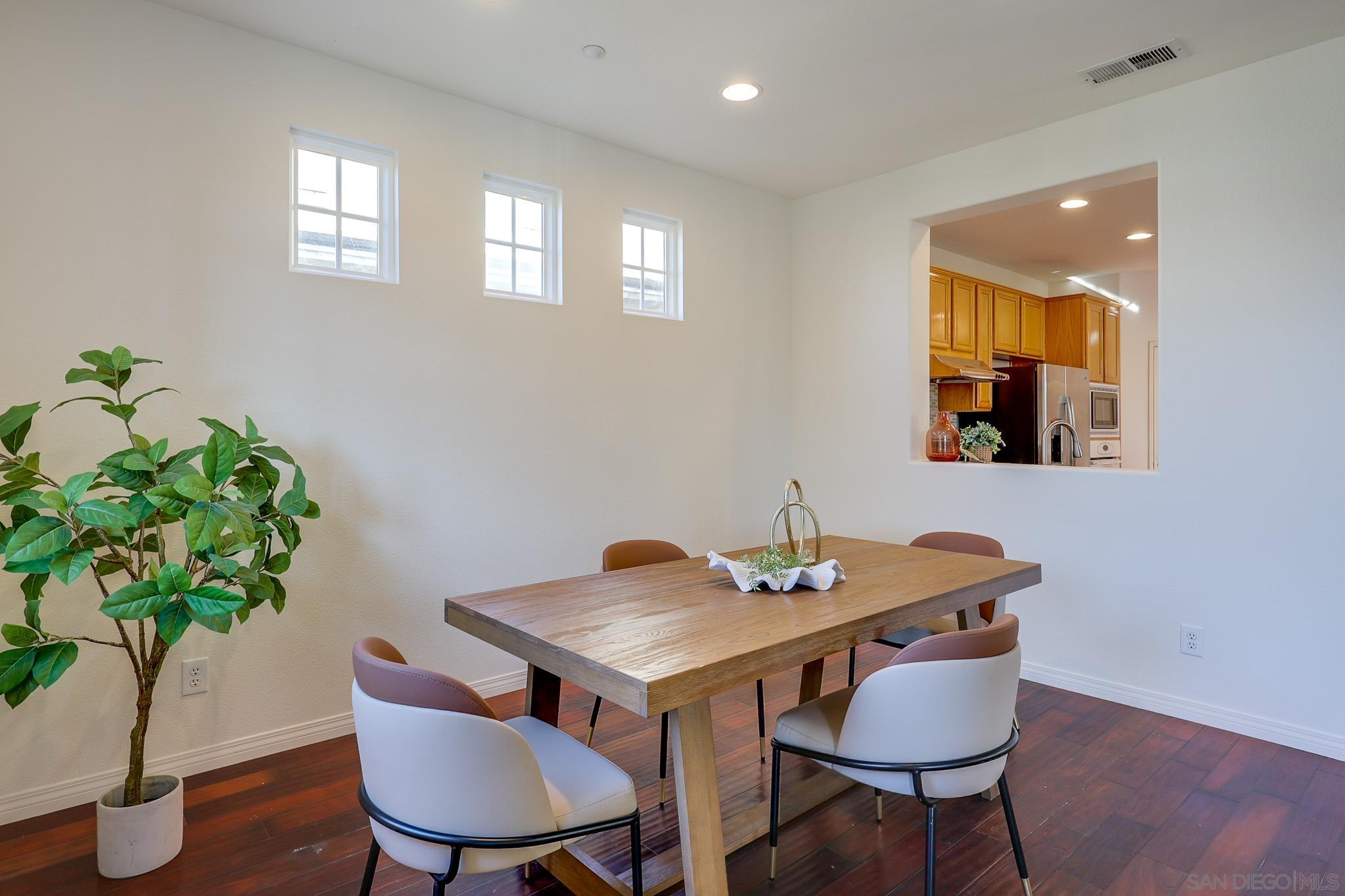 Detail Gallery Image 7 of 37 For 16639  Deer Ridge Rd, San Diego,  CA 92127 - 3 Beds | 2/1 Baths