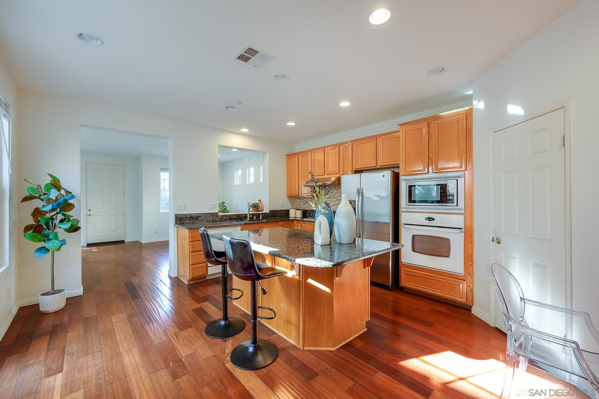 Detail Gallery Image 10 of 37 For 16639  Deer Ridge Rd, San Diego,  CA 92127 - 3 Beds | 2/1 Baths