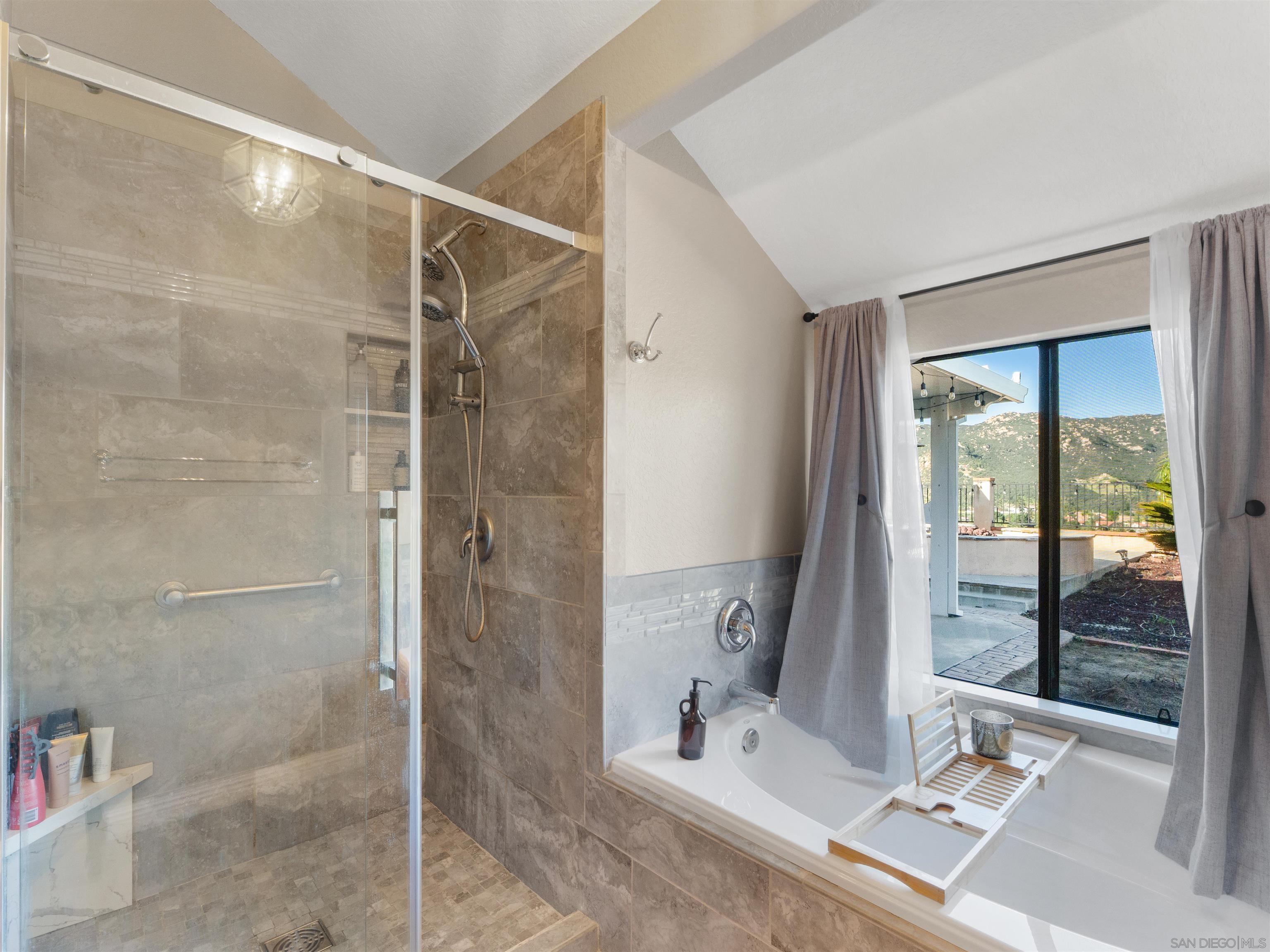 Detail Gallery Image 17 of 32 For 475  Summerhill Terrace, Alpine,  CA 91901 - 4 Beds | 2 Baths