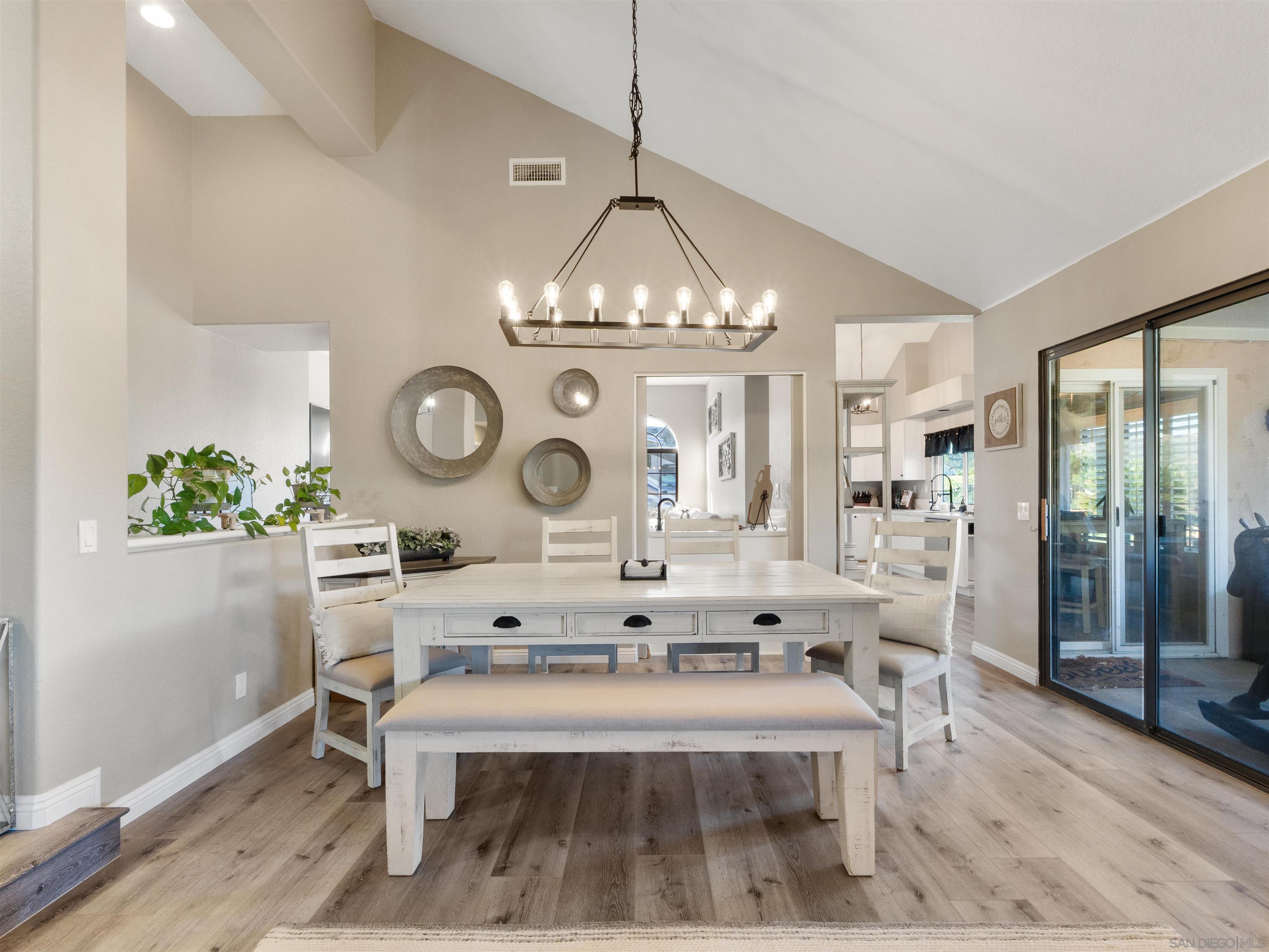 Detail Gallery Image 8 of 32 For 475  Summerhill Terrace, Alpine,  CA 91901 - 4 Beds | 2 Baths