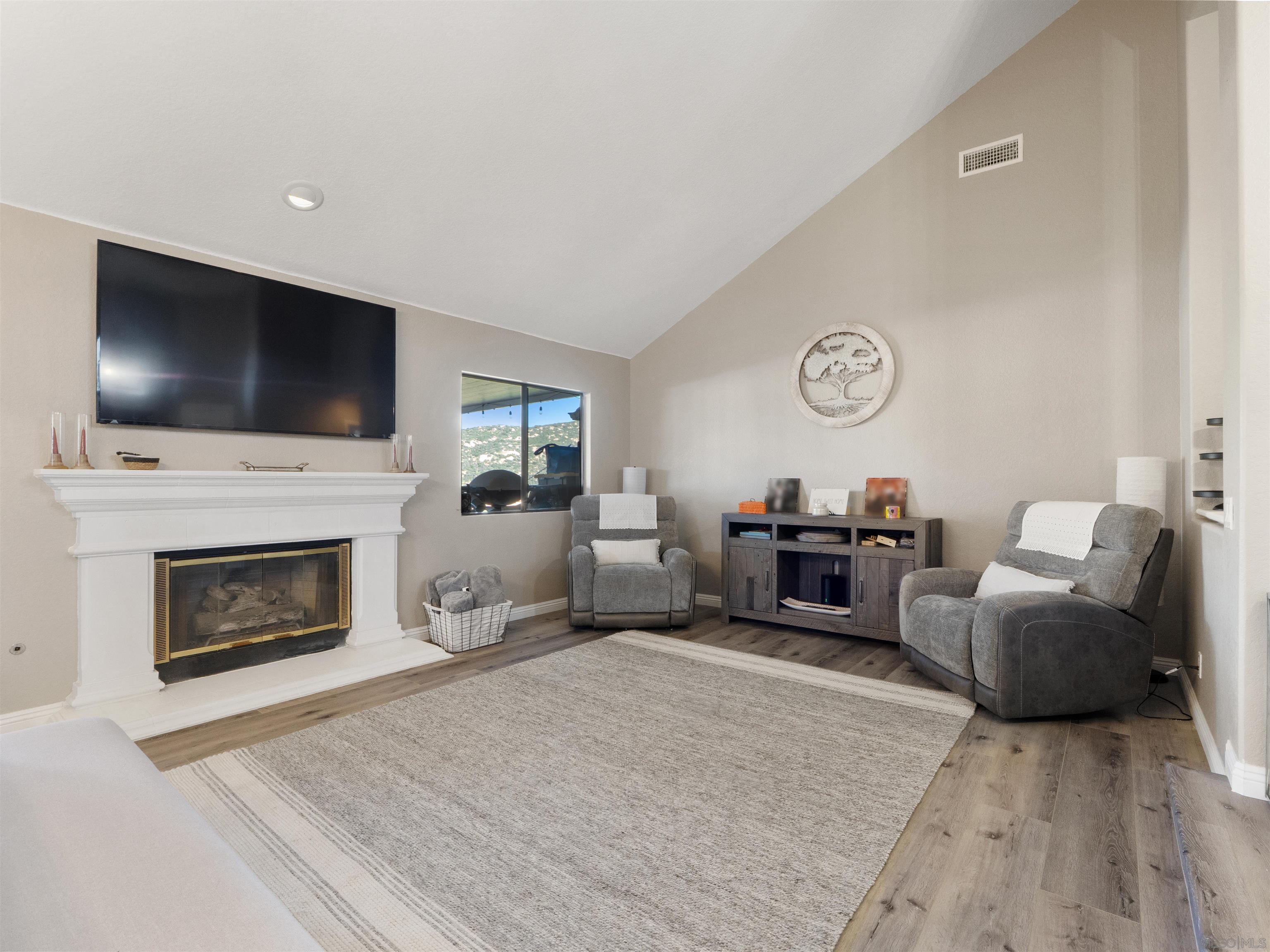 Detail Gallery Image 9 of 32 For 475  Summerhill Terrace, Alpine,  CA 91901 - 4 Beds | 2 Baths